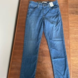 Levi’s 311 Shaping Skinny Jeans - 26/28
